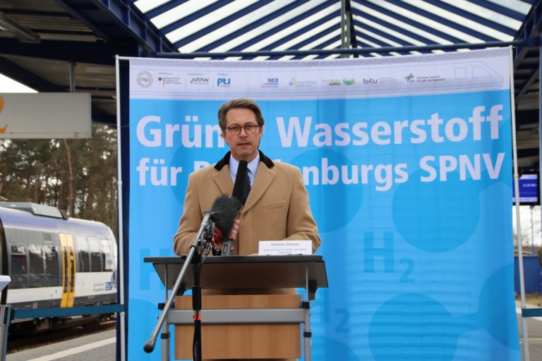 Wasserstoffprojekt Andreas Scheuer BMVI, Foto: NEB