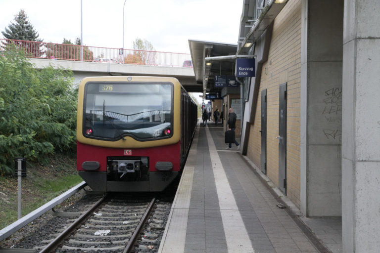 S-Bahn an heutiger Endhaltestelle Teltow Stadt, Foto VBB