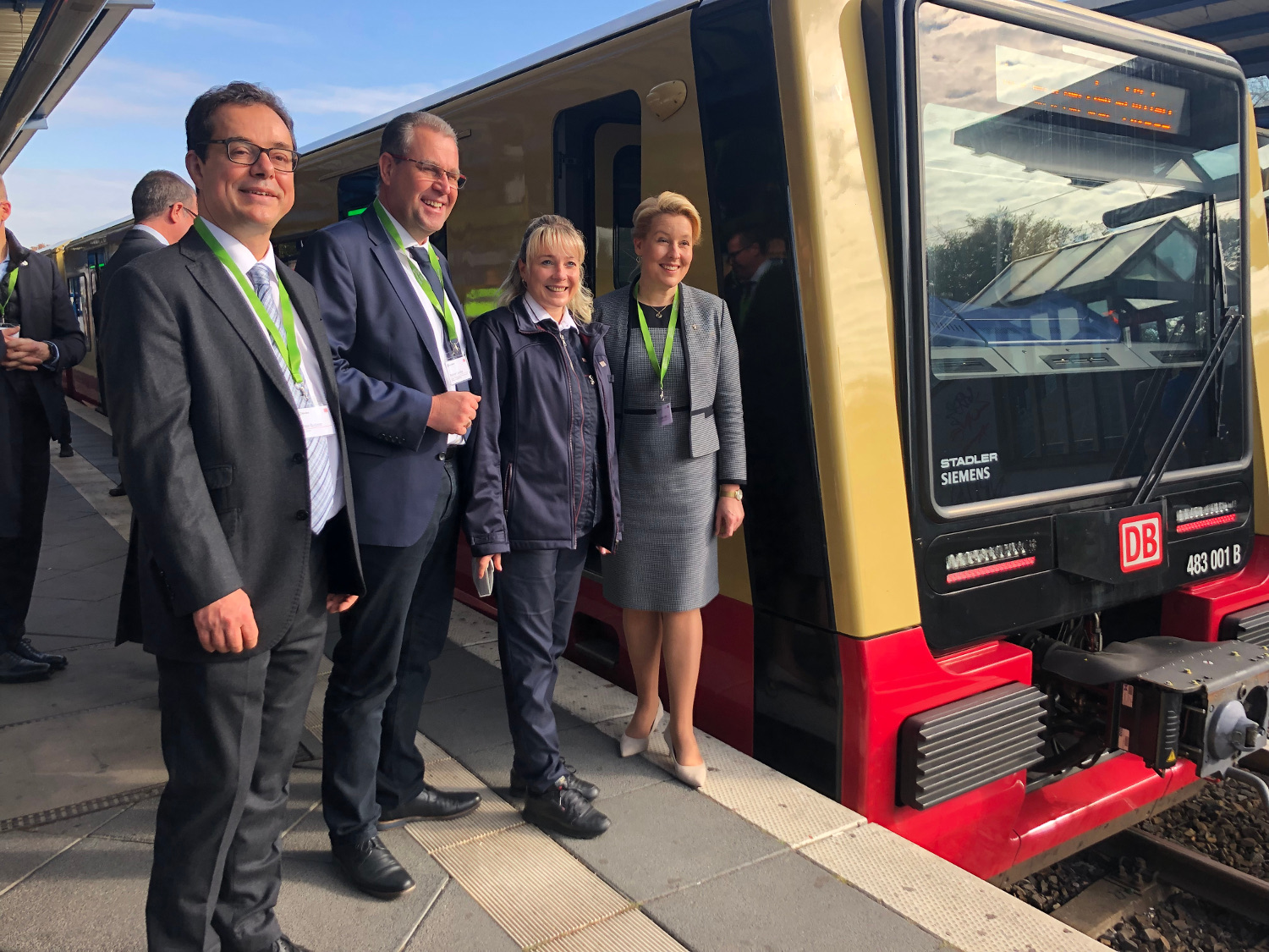 Peter Buchner (S-Bahn Berlin), Rainer Genilke (MIL Brandenburg), Ivonne Bechtluft (Lokführerin S-Bahn Berlin), Franziska Giffey (Berliner Bürgermeisterin), Foto: VBB