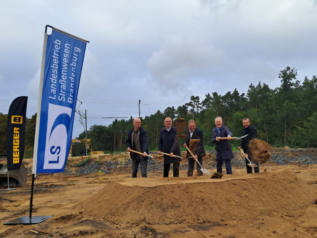 Spatenstich für Umgestaltung der L 23 am Bahnhof Fangschleuse entlang der RE1, Foto: Landesbetrieb Straßenwesen Brandenburg