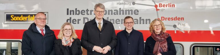 Minister für Infrastruktur Brandenburg Detlef Tabbert, Berliner Senatorin für Mobilität und Verkehr Ute Bonde, Bundesverkehrsminister Patrick Schnieder, Vorsitzender des Vorstands DB InfraGO Philipp Nagl, Staatsministerin für Infrastruktur des Freistaats Sachsen Regina Kraushaar; Copyright DB InfraGO AG
