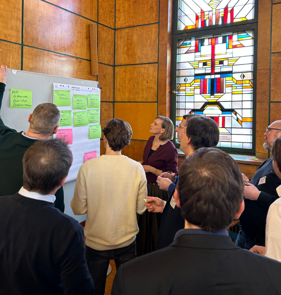 Aktive Diskussion der nächsten Schritte im Team NextStation, Foto: VBB GmbH