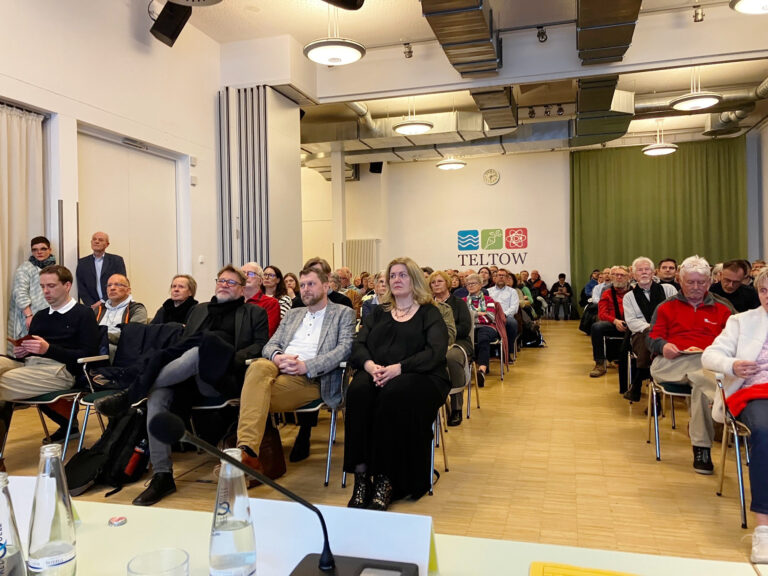 170 Gäste kamen zur Infoveranstaltung vom i2030-Projekt der S-Bahnverlängerung der S25 nach Teltow, Foto DB InfraGO AG