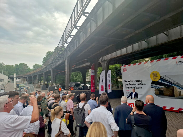 Start der Sanierungsarbeiten am Stahlviadukt beim i2030-Projekt Siemensbahn, Foto VBB GmbH, Stapf