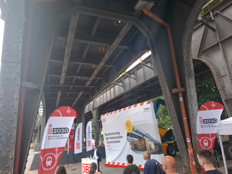 Start der Sanierungsarbeiten am Stahlviadukt beim i2030-Projekt Siemensbahn, Foto VBB GmbH, Stapf